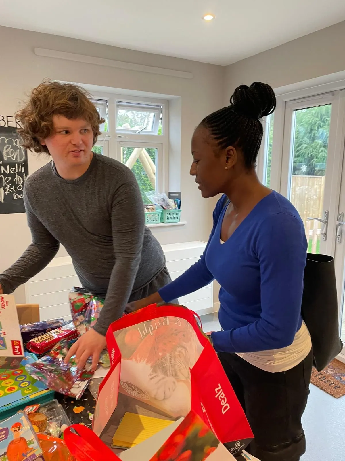 This is my friend Neli, she came to visit me to have an Easter egg hunt and cook dinner togeather 🙏
