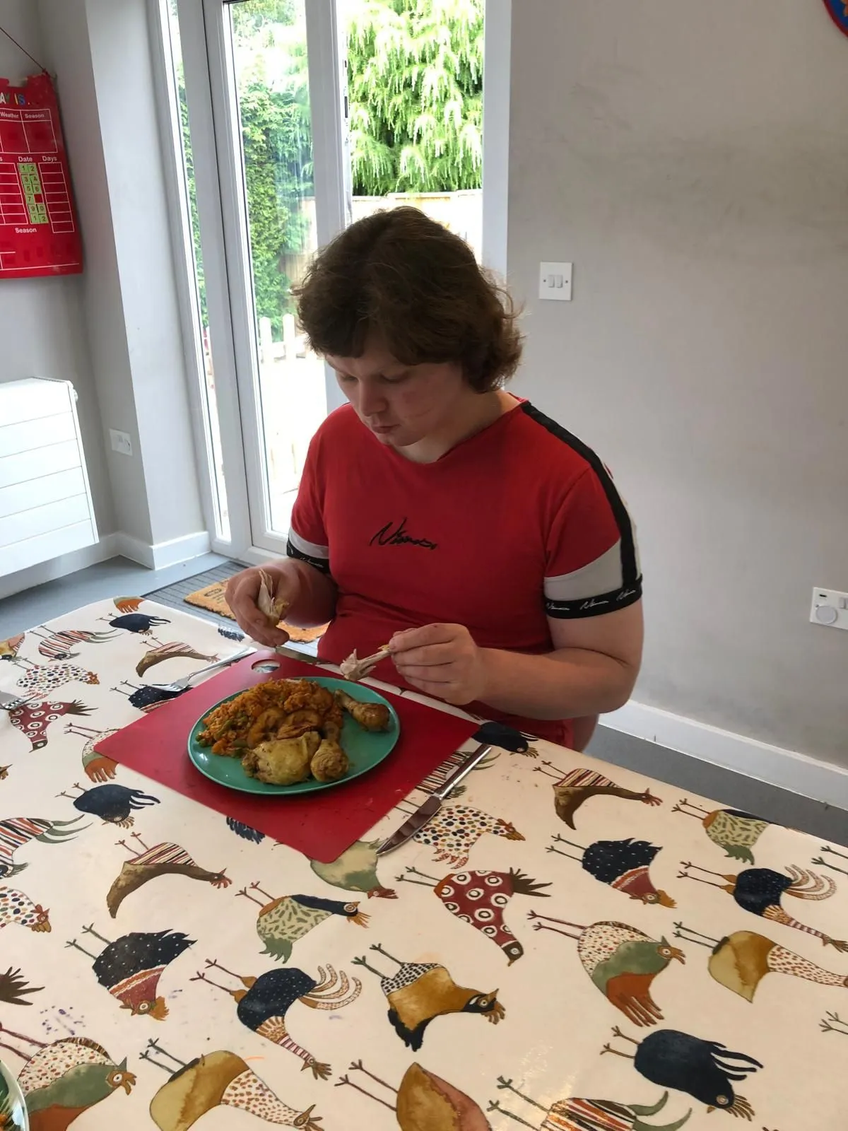 Eating my dinner cooked by me and Nelli, and you can see I love all things to do with chickens 🐔😂
